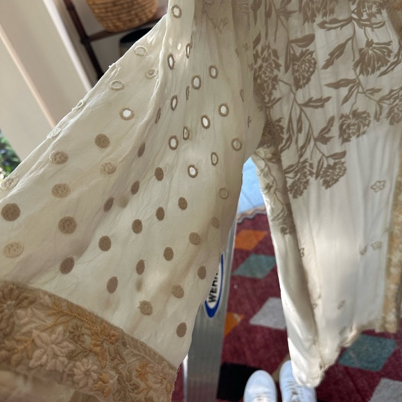 Johnny Was Cream Floral Embroidered Sheer Kimono - Picture 4 of 7